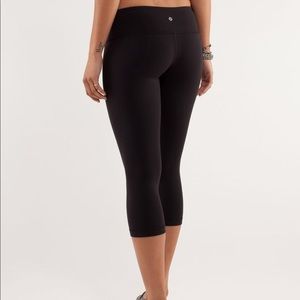Lululemon wunder unders cropped